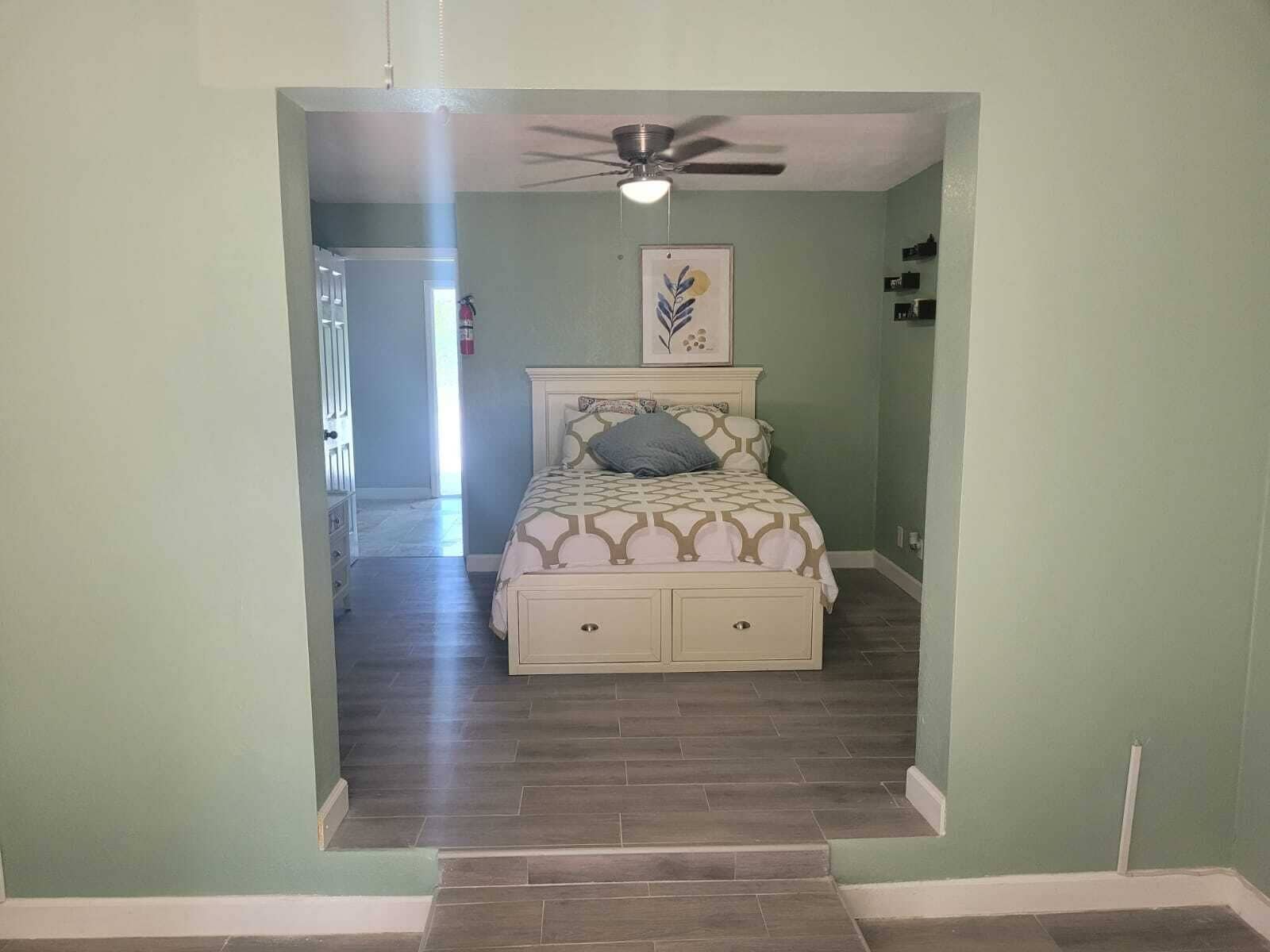 3 chambres, fer et planche à repasser, Wi-Fi, draps fournis