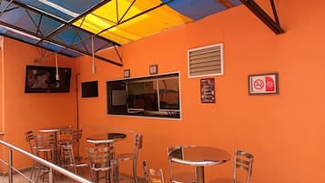 Tempat makan outdoor