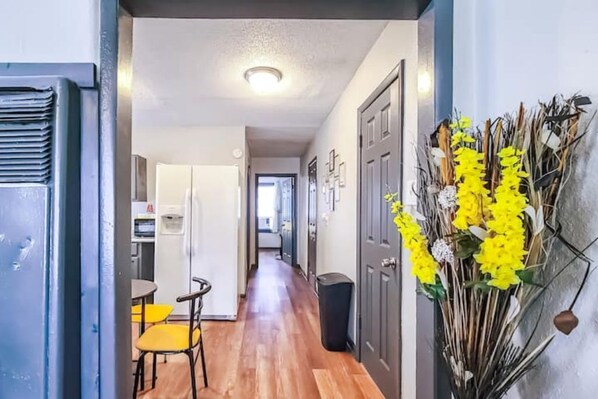 Interior - Golden Grove Getaway Entire Apt Free Parking (Memphis)