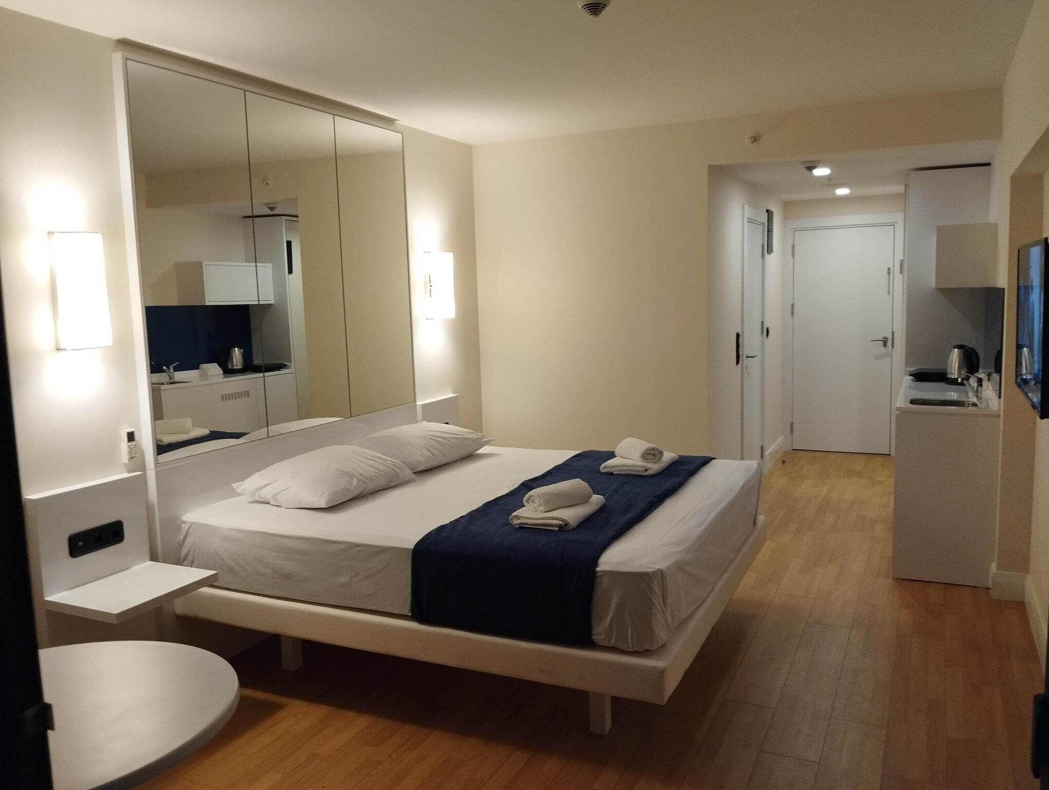 1 habitación y ropa de cama 