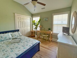 4 bedrooms, iron/ironing board, WiFi, bed sheets