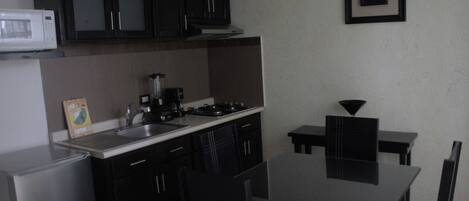 Fridge, microwave, oven, stovetop