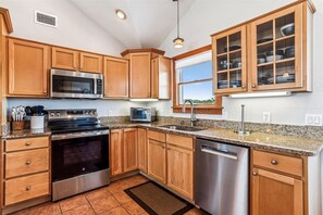 Fridge, microwave, oven, stovetop - 4665- South Bound, Spacious, Semi-Oceanfront, OBX Escape! (Southern Shores)