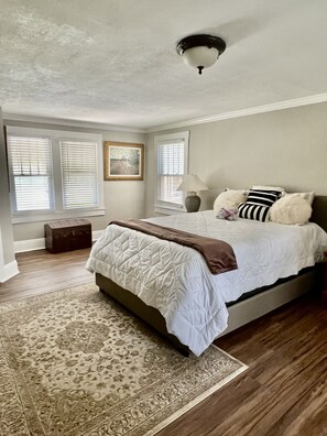 3 عدّة غرف نوم وواي فاي وملاءات أسرّة