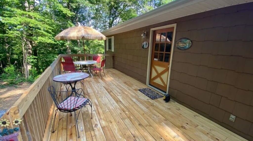 Country setting, yet only minutes from everything!
