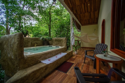 Villa Lapa Villa Romántica con Hidromasaje a 5 min del Centro de la Fortuna