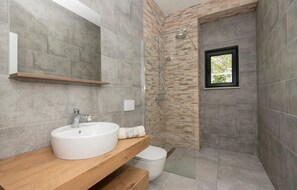 Badewanne, Haartrockner