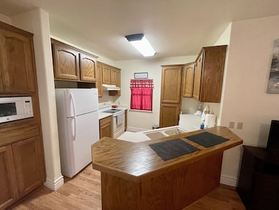 Full house near Yosemite National Park, with spacious rooms and Mountain views. 