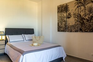 1 slaapkamer, een strijkplank/strijkijzer, reisbedje, gratis wifi