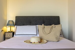 1 chambre, fer et planche à repasser, lit parapluie, Wi-Fi gratuit