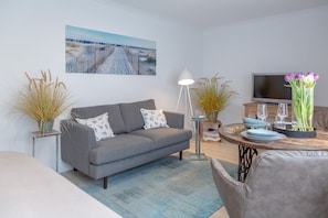 TV, stereo - Andreas-dirks-straße: 1-zimmerappartement am Strand, 4.og. Kleiner Meerblick. - Andreas-dirks-straße (Sylt)