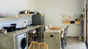 Microwave, coffee/tea maker, toaster, cookware/dishes/utensils