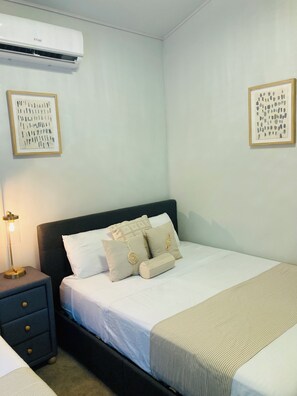 1 Schlafzimmer, Schreibtisch, Bügeleisen/Bügelbrett, Internetzugang