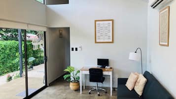 Smart TV, computer monitors