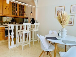 Unclassified image, 2 of 17, button