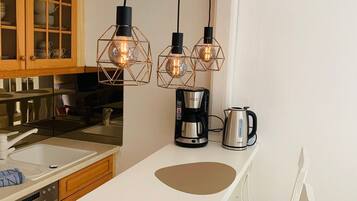 Geladeira, fogão, cooktop, lava-louças