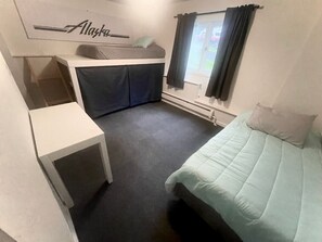 2 bedrooms, WiFi, bed sheets