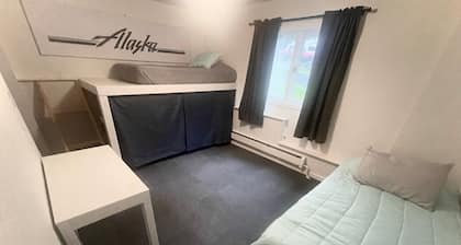 Kodiak Mountain View Guesthouse