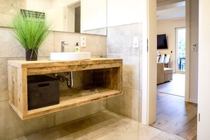 Nicht klassifiziertes Bild, 3 von 16, Schaltfläche