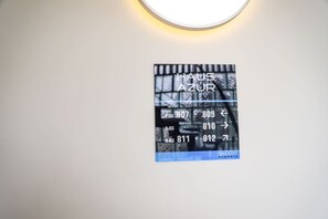 Unclassified image, 5 of 21, button