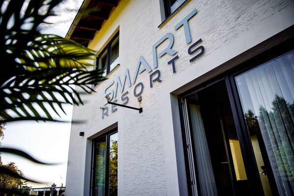 Unclassified image, 1 of 15, button