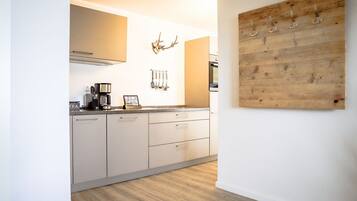 Réfrigérateur, four, plaque de cuisson, lave-vaisselle