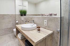 Unclassified image, 3 of 11, button