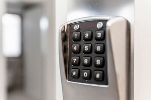 Unclassified image, 5 of 21, button