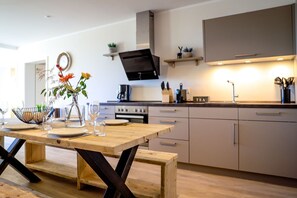 Fridge, oven, stovetop, dishwasher - Smart Resorts - House Brilliant - Apartment 601 with 3 bedrooms and balcony (Winterberg)