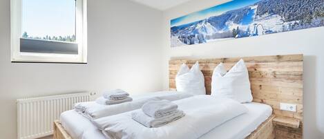 3 bedrooms, WiFi, bed sheets