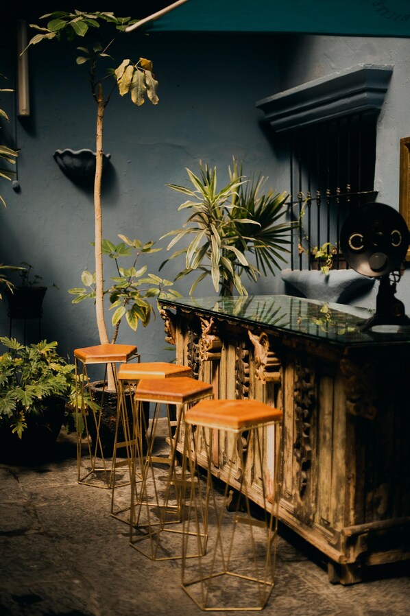 تناول الطعام بالخارج