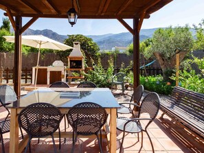 تناول الطعام بالخارج