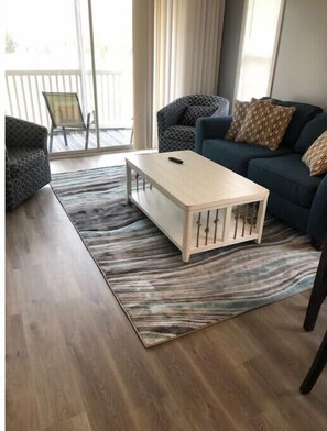 Living area - Beautiful and relaxing condo at River Oaks
(Myrtle Beach)