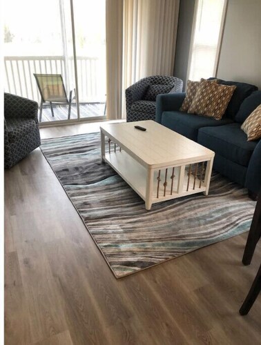 Beautiful and relaxing condo at River Oaks
