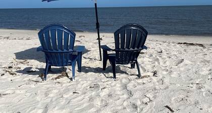 🏖️Beachfront🏖️ Forget your worries in this spacious and serene space ♡