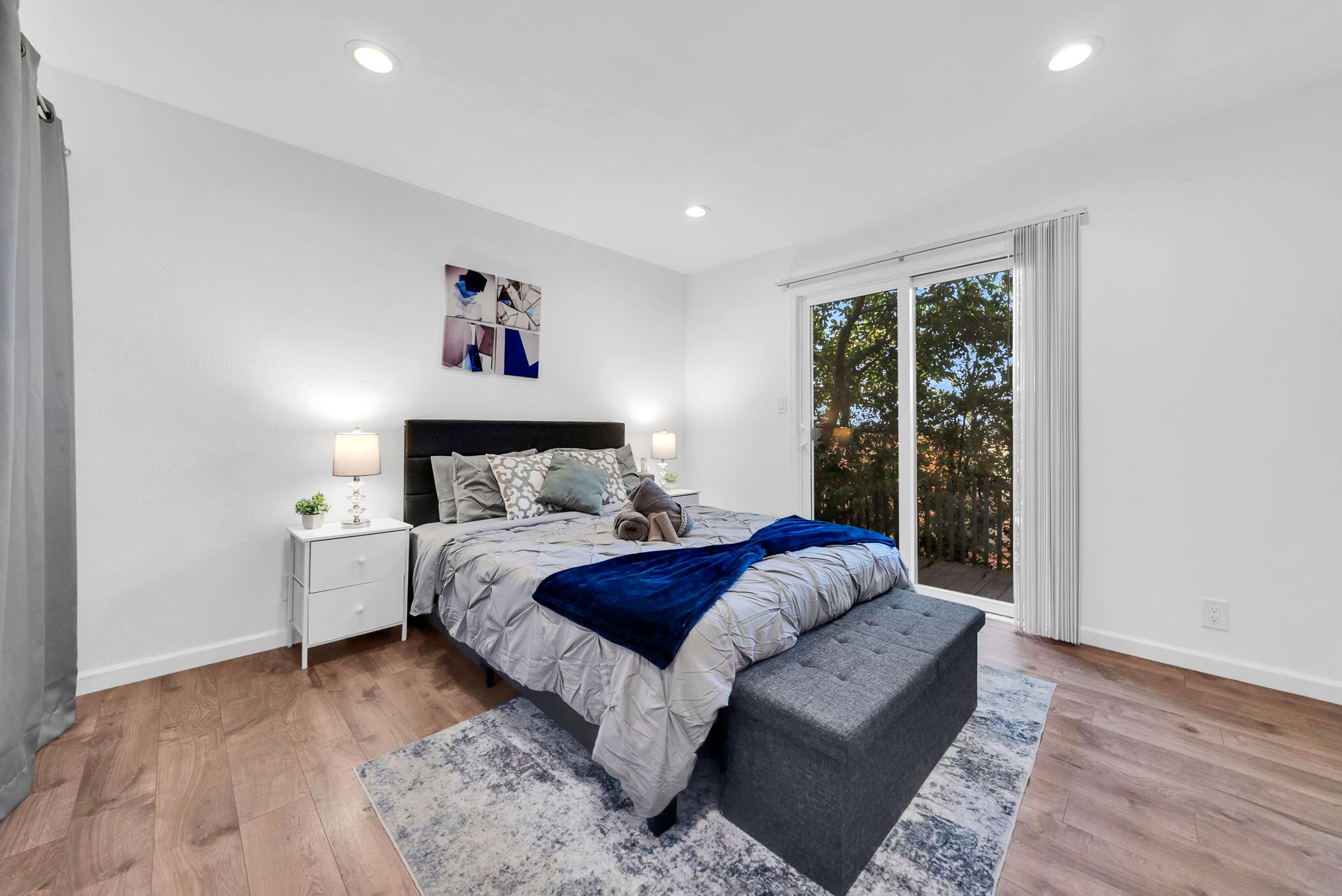3 bedrooms, desk, iron/ironing board, free WiFi