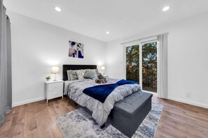 3 Schlafzimmer, Schreibtisch, Bügeleisen/Bügelbrett, kostenloses WLAN