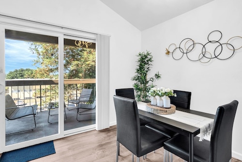 Modern Bay Area Retreat Balcony + Private Patios