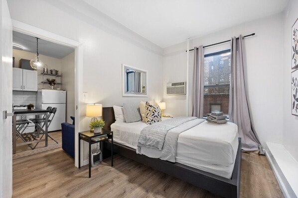 2 bedrooms, iron/ironing board, travel crib, free WiFi