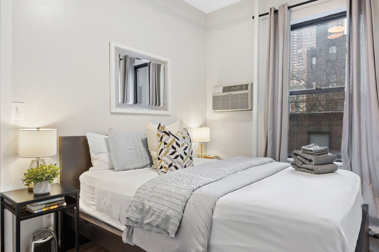 2 slaapkamers, een strijkplank/strijkijzer, reisbedje, gratis wifi