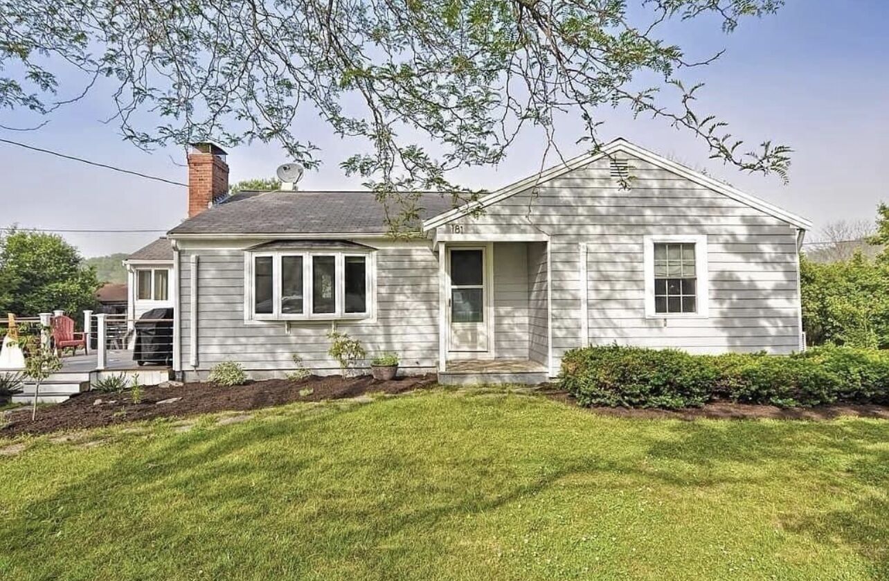 Cute family home in a beautiful beach town