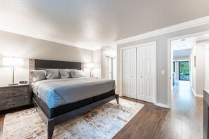 2 chambres, bureau, fer et planche à repasser, Wi-Fi gratuit