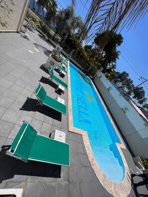 Outdoor pool - La Vita E' Bella Hotel Ristorante (Santo Domingo Este)