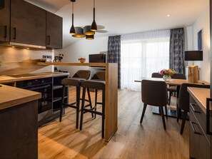 Kühlschrank, Ofen, Herdplatte, Geschirrspüler