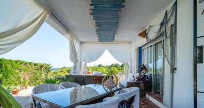 Maison méditerranéenne avec vue mer à 130m plage