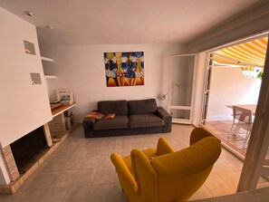 Fireplace - BRISA - Mediterranean house - BBQ - Beach 10' walk (Sant Pol de Mar)