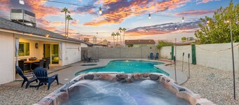 Lux Pool + Hot Tub + Fire Pit Stadium Desert Oasis