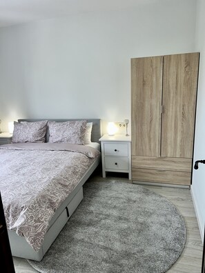 2 chambres, fer et planche à repasser, Wi-Fi, draps fournis