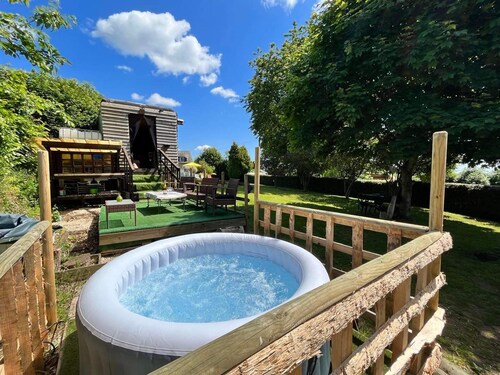 Pod - Sleeps 2 - Jacuzzi - Parking - Garden