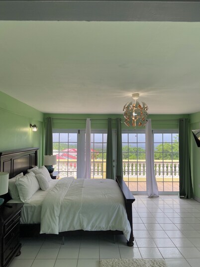 Entire Villa for an incredible Affordable Price. Bring up to 10 guest!